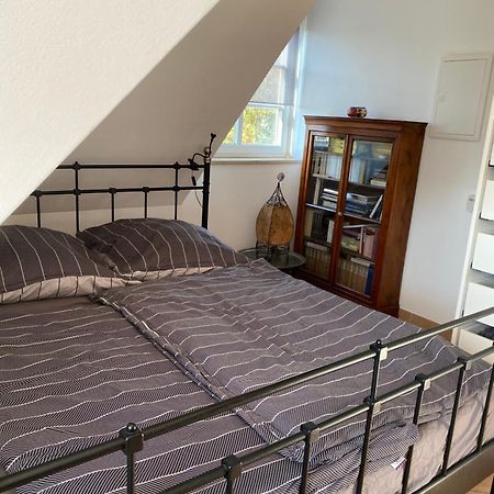 Helle Und Ruhige Dachgeschosswohnung München Exteriör bild