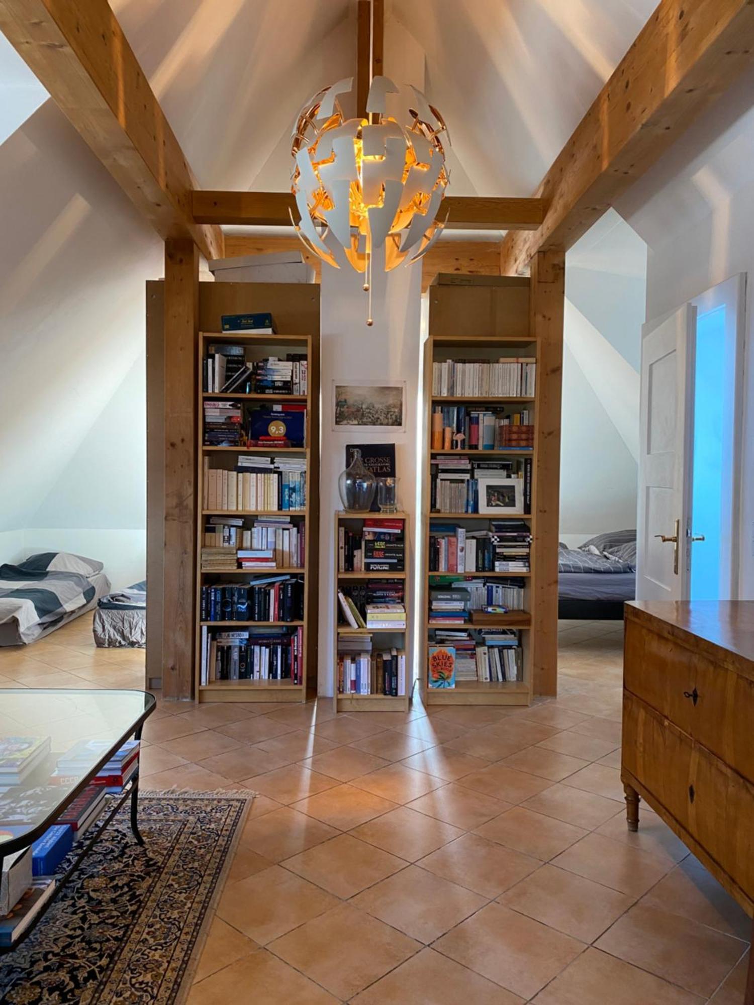 Helle Und Ruhige Dachgeschosswohnung München Exteriör bild