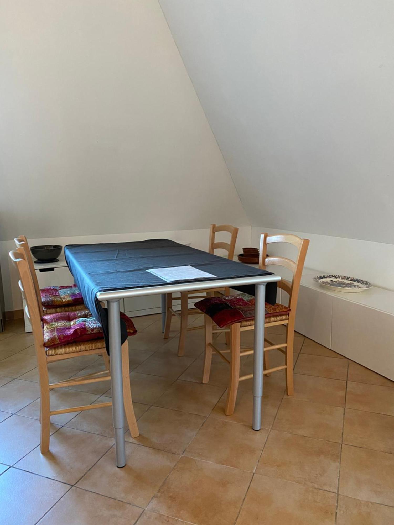 Helle Und Ruhige Dachgeschosswohnung München Exteriör bild