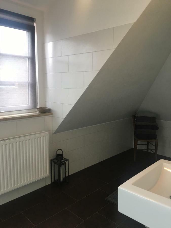 Helle Und Ruhige Dachgeschosswohnung München Exteriör bild
