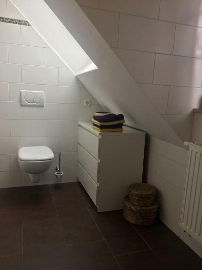Helle Und Ruhige Dachgeschosswohnung München Exteriör bild